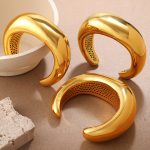 Retro Exaggerated Oversized Golden Hollow Design Bracelet Copper Plating 18K Gold Unique Opening