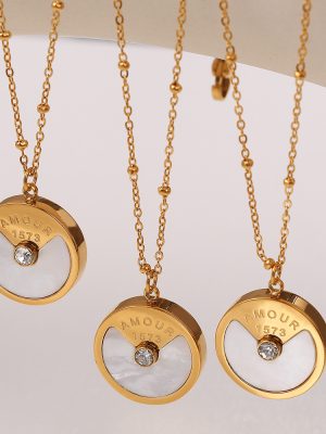 Round New Pendant Necklace Senior Female 18K Gold Plating White Shell Sequins