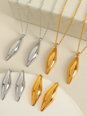 Light Luxury Temperament Jewelry Set Earrings Necklace Vintage Women's Design Clavicle Chain