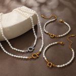 Retro Gentle Elegant Freshwater Pearl Bracelet and Necklace Set Stainless Steel Metal Buckle Commuter Clavicle Chain