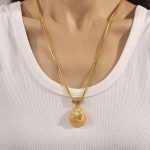 French Style Temperament Eight Awn Star Diamond Pendant Necklace Cold Stainless Steel Marine Shell Texture Black Cut Surface Bead Necklace