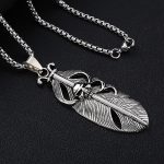 color: Skull Feather + Stainless Steel Chain