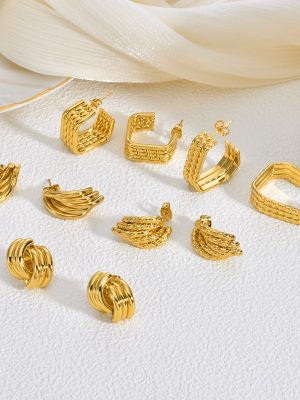 Stainless steel earrings, light luxury, high-end women's jewelry, versatile gold stud earrings.
