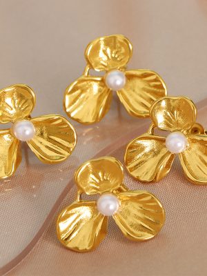French Design Earrings Simple Temperament Petals Pearl Stainless Steel Earrings Exaggerated Golden Flower Earrings