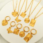 INS round Heart Butterfly Necklace 18K Gold Plated Stainless Steel Pendant