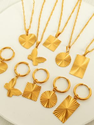 INS round Heart Butterfly Necklace 18K Gold Plated Stainless Steel Pendant