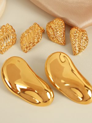 French Retro Twisted Corrugated Asymmetric Earrings Design Unique Personality Simple and Cool Ear Studs