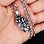 color: Heart + Stainless Steel Chain