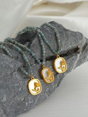 New Simple Advanced Stainless Steel Gold-Plated Roses White Mother Shell Pendant Natural Stone Handmade Beaded Necklace