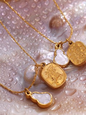 Light Luxury All-in-One Stainless Steel Necklace Female Personality Electroplated 18K Golden Clavicle Chain Ornament Female Color Retention