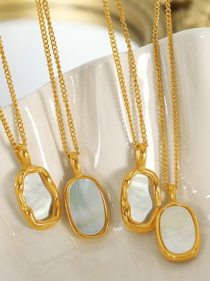 French Simplicity Irregular Metal Geometry Stainless Steel Gold-Plated Premium Necklace Artistic Retro Fritillary