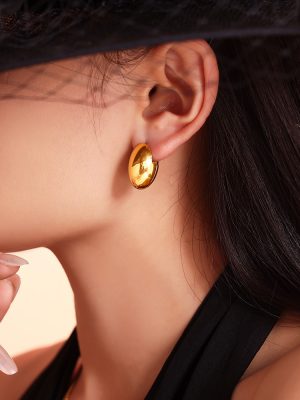 French Marka Goose Egg-Shaped Ear Clip Unique Design Light Luxury Stainless Steel Glossy Earrings Retro Graceful Earrings