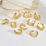 High-end stainless steel earrings, exaggerated earrings for women, versatile gold stud earrings in a heart shape.