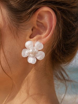 New Super Fairy Drop Oil Imitation Pearl Flower Earrings Stainless Steel Simple All-Match Female Accessories Earrings