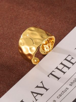 Elegant Hammer Pattern Ring Design Simple Copper Material Opening 18K Gold Plated Little Finger Ring