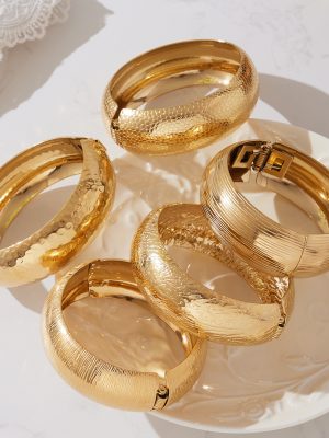 18K Gold Plated Wide Surface Hammered Side Open-Ended Bracelet High Quality Exaggerated Stainless Steel Jewelry for Women