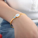 color: Z293-Gold Bangle