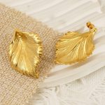 New lightweight luxury stainless steel earrings for women, high-end leaf-shaped, vintage, and new Chinese-style stud earrings.