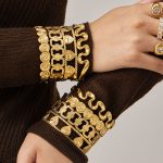 Light Luxury High-Grade Stainless Steel Bracelet Female 18K Gold Heart Hollow Bracelet Temperament Bracelet