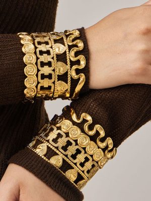 Light Luxury High-Grade Stainless Steel Bracelet Female 18K Gold Heart Hollow Bracelet Temperament Bracelet