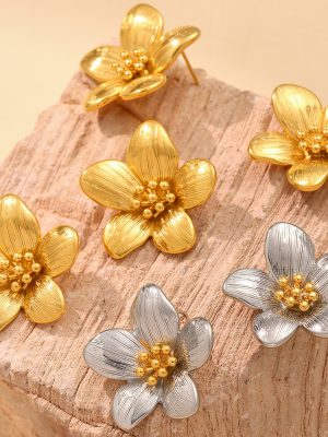18K Gold Flower Stud Earrings Simple and Light Luxury Earrings Graceful Personality Flower Stainless Steel Earrings