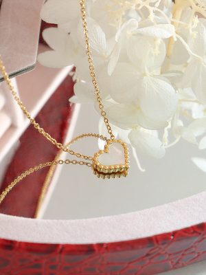 Peach Heart White Sea Shell Pendant Love Necklace for Women Clavicle Necklace Popular Ornament Stainless Steel P790
