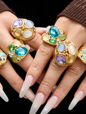 Retro Court Hollow Stainless Steel Ring 18K Gold Opal Glass Stone Light Luxury Ring for Women