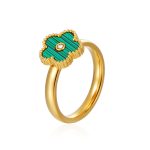 color: Green Color Five-petal Flower With Stones