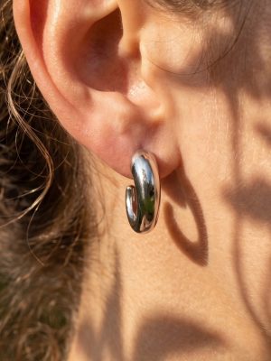 Hollow Small U-Shaped Earrings 18K Gold Plating Geometric Casual Everyday Joker Stud Earrings Personalized Earrings