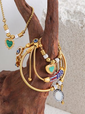 Stainless Steel Plated 18K Gold Non-Fading Pendant Bracelet for Women New Retro Heart-Shaped Chain