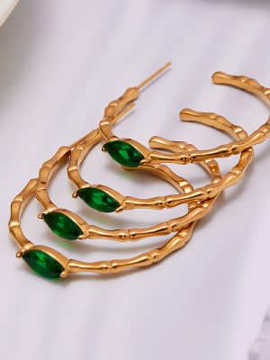 Vintage Bamboo Texture Inlaid Green Glass Stone C- Shaped Earrings Exquisite Stainless Steel Earrings Color Retention