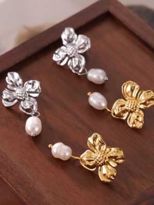 Hepburn Graceful Elegant Freshwater Pearl Pendant Earrings Female Texture Flower Design Ear Studs