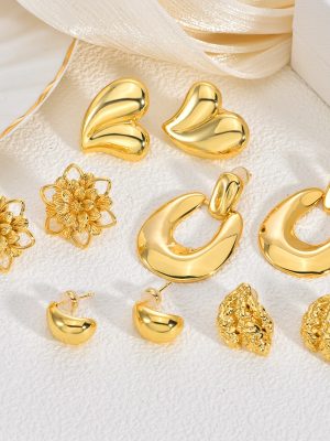 Copper earrings, women's versatile ornament, design ear studs, vintage heart-shaped and round pieces.