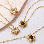 Stainless Steel Little Flower Necklace Super Girl Graceful Mori Sweet All-Matching Simple Five Petal Flower Retro Exquisite Clavicle Chain