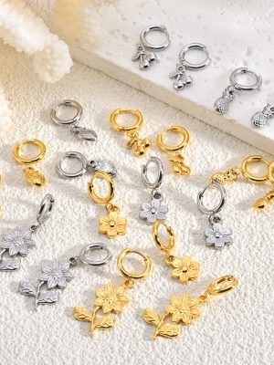 Exaggerated stainless steel earring pendant for ladies, light luxury, high-end French design