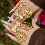Light Luxury Advanced Stainless Steel Ring 18K Gold Plated Adjustable Opening Design Flower Sun Pattern Ring