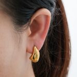 color: Rhombus Cast Stud Earrings Gold