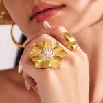 New Geometric Flower Inlaid Shell Pearls Ring Stainless Steel 18K Gold Plating Design Bracelet