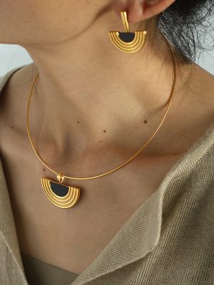 New French Design Earrings and Necklace Set Female Classical Egyptian Stud Earrings Metal Temperament Wild