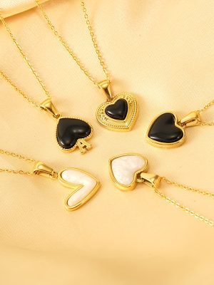 Stainless Steel Non-Fading High-Grade Love Heart Necklace Female Mild Luxury Retro Clavicle Chain