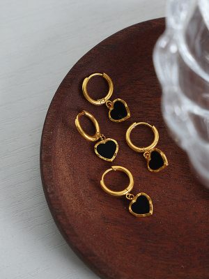 New High-Grade Light Luxury Black Drip Glazed Peach Heart Stainless Steel Gold-Plated Earrings Design Ornament Women