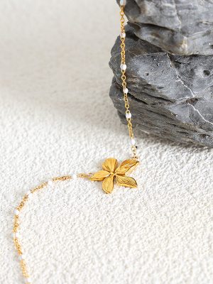 Ancient Simple Design Light Luxury Temperament New Stainless Steel Flower Personality Dripping Vintage Necklace for Women