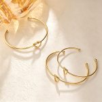 High-Grade Minimalist Peach Heart Knotted C- Shaped Bracelet Stainless Steel 18K Gold Plating Gold and Silver Two-Tone Open-End Bracelet