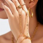 Female Accessories Exquisite Inlaid Zircon Stainless Steel Plated 18K Gold Finger Bracelet