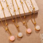 Light Luxury Gold Necklace Beaded Cobblestone Pendant Necklace Pink and White Color Gem Pendant Simple Temperament Necklace