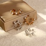 INS Vintage Stainless Steel Inlaid Pearl Stud Earrings Personality Women's 18K Plated Earrings