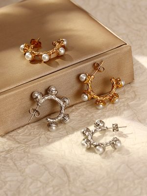 INS Vintage Stainless Steel Inlaid Pearl Stud Earrings Personality Women's 18K Plated Earrings