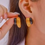 British Retro Elegance Personality Ornament Multi-Layer Line Stitching Weight Colored Glaze Stainless Steel Earrings