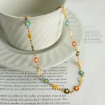 New Personalized Dopamine Dripping Little Daisy Chain Design Simple All-Match Stainless Steel Gold-Plated Jewelry Ornament