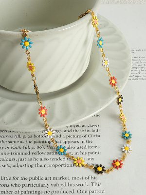 New Personalized Dopamine Dripping Little Daisy Chain Design Simple All-Match Stainless Steel Gold-Plated Jewelry Ornament